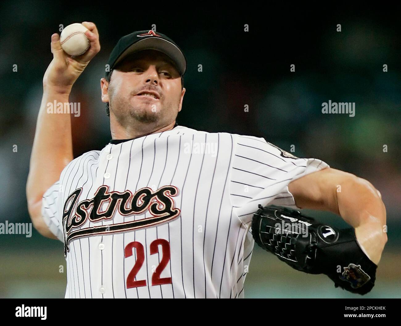 Houston Astros' Roger Clemens (22) pitches against the Milwaukee