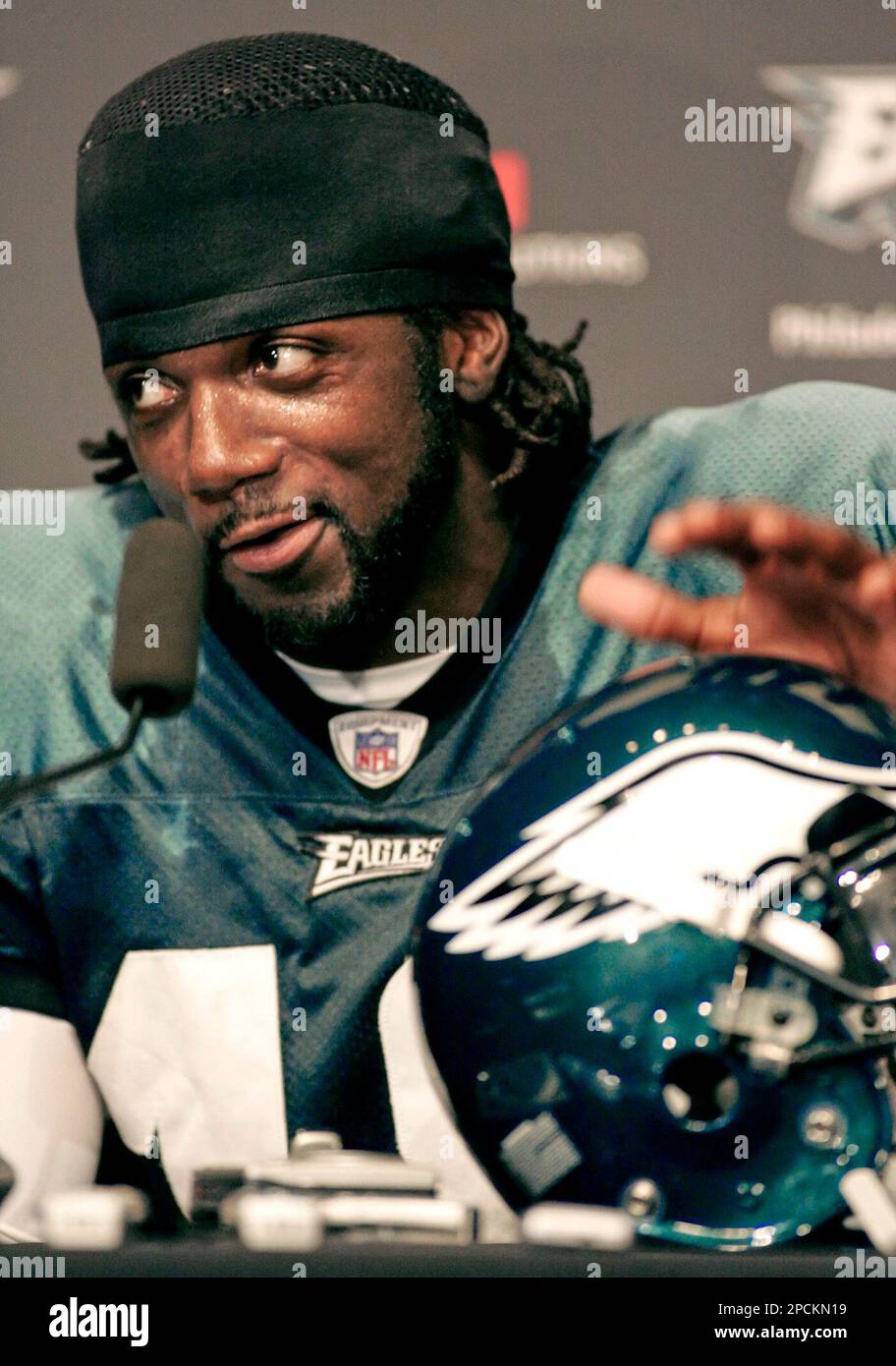 Newly acquired wide receiver Donte' Stallworth talks to reporters after a  Philadelphia Eagles football practice Tuesday, Aug. 29, 2006, in  Philadelphia. Still looking to replace Terrell Owens, the Eagles acquired  Stallworth from