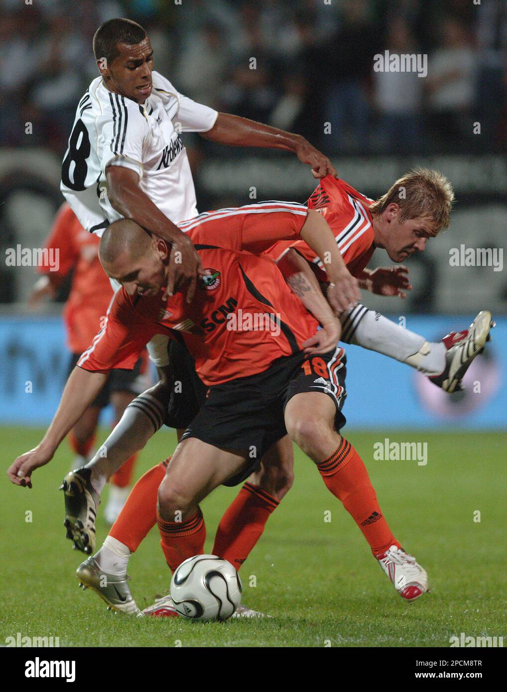 07.11.2012. London, England. Henrikh Mkhitaryan of FC Shakhtar Donetsk in  action during the UEFA Champions League Group E game between Chelsea and  Shakhtar Donetsk from Stamford Bridge Stock Photo - Alamy