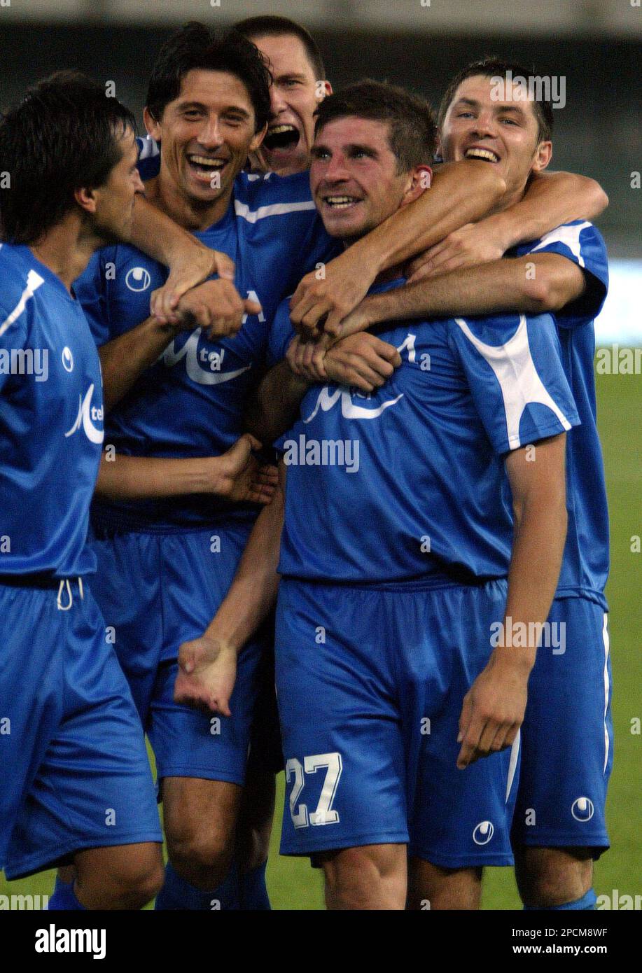 Rus tilida qul porno Yosh ayol ozini chollarga berdi