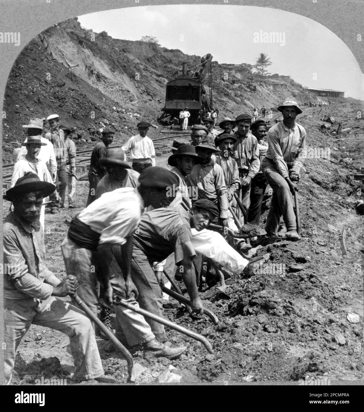 PANAMA Spanish laborers at work on the Panama Canal 1909 GEOGRAPHY