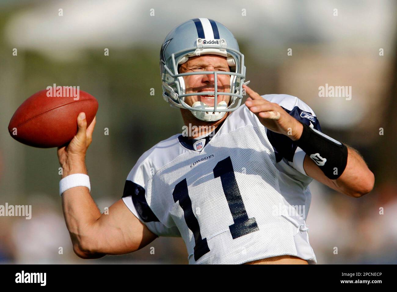 ADVANCE FOR WEEKEND AUG. 5 6 Dallas Cowboys quarterback Drew Bledsoe throws a pass during practice at the Cowboys football training camp Monday July 31 2006 in Oxnard Calif. Bledsoe either