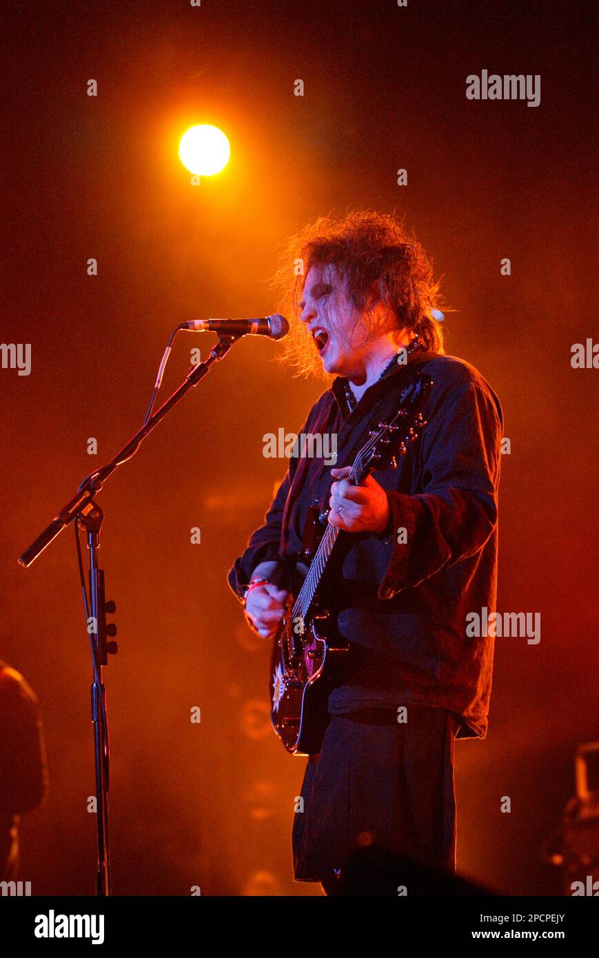 robert-smith-s-band-the-cure-performing-live-in-concert-at-sydney