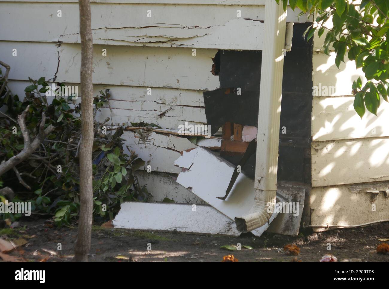 Beverly Hills, California, USA 13th March 2023 A general view of atmosphere of damaged home from Actor/comedian Pete Davidson and  Chsse Sui Wonders Car Accident where he hit a fire hydrant and crashed into house on Rodeo Drive on March 4, 2023 in Beverly Hills, California, USA. Photo by Barry King/Alamy Stock Photo Stock Photo
