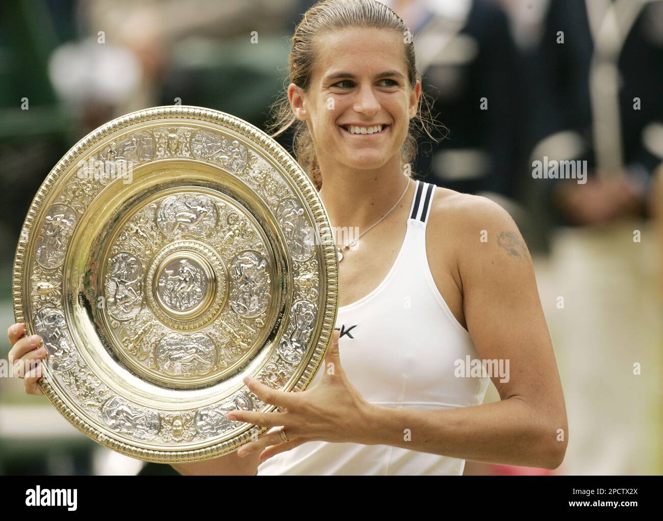 Roland Garros 2009 - Amélie Mauresmo | Amélie Mauresmo - Cou