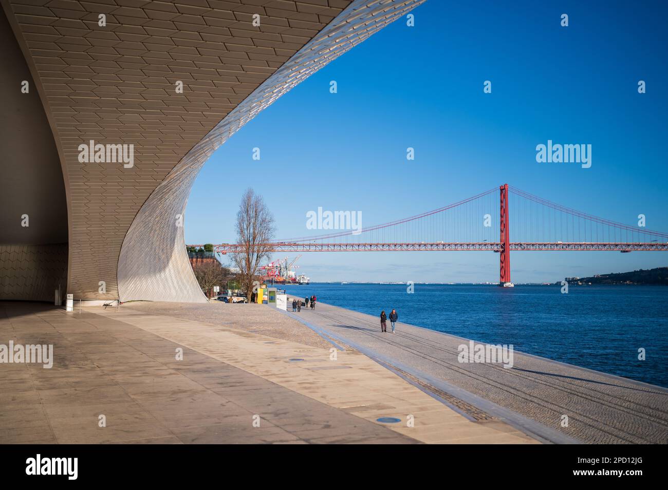 MAAT (Museum of Art, Architecture and Technology) Kunsthalle designed by the British architect Amanda Levete, and Ponte 25 de Abril bridge, Belem, Lis Stock Photo