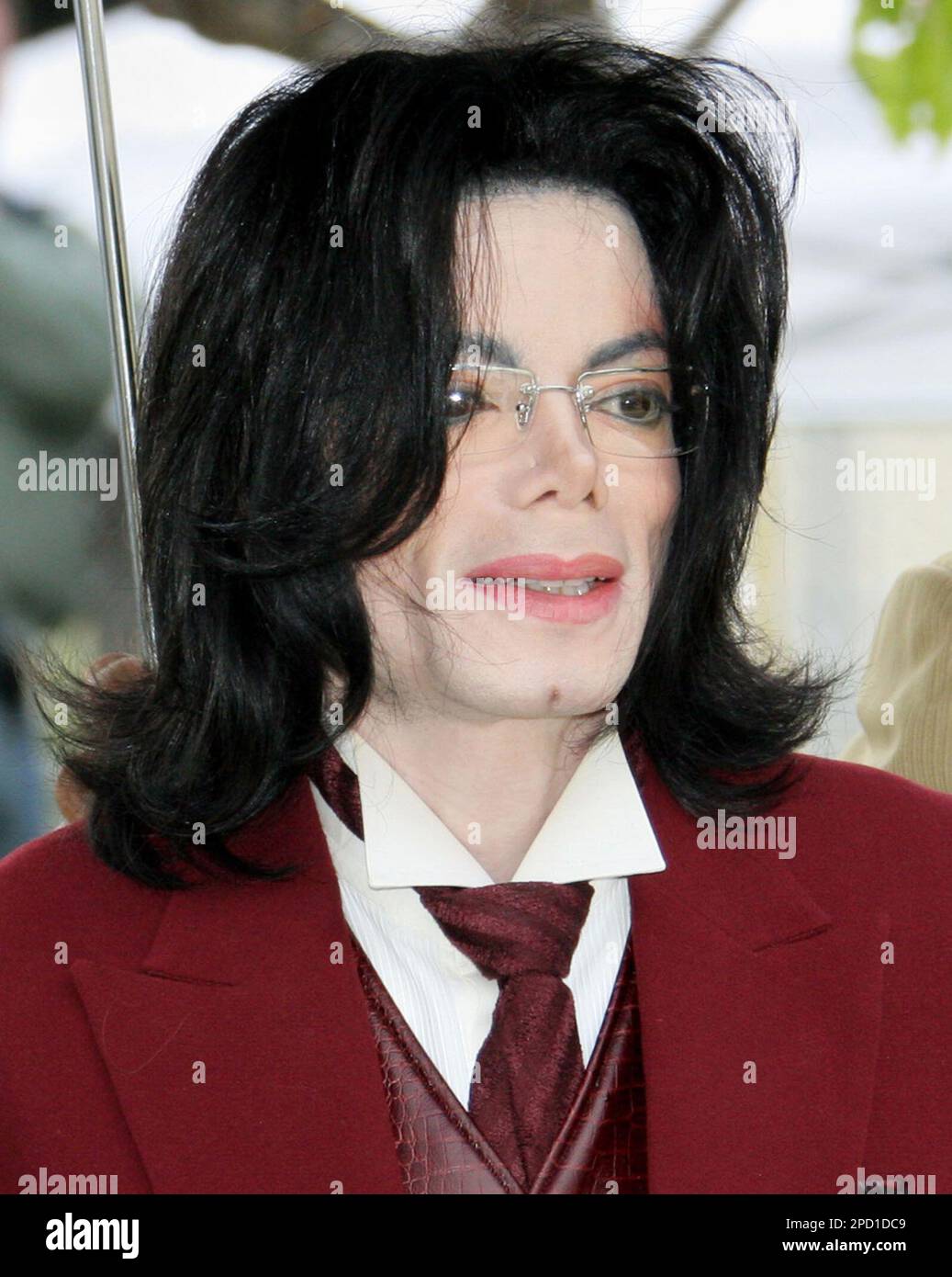 Guitar Player Mag Lot 39 (2005–08) Santana Slash Mayer Vai Dimebag, image size:1037x1390