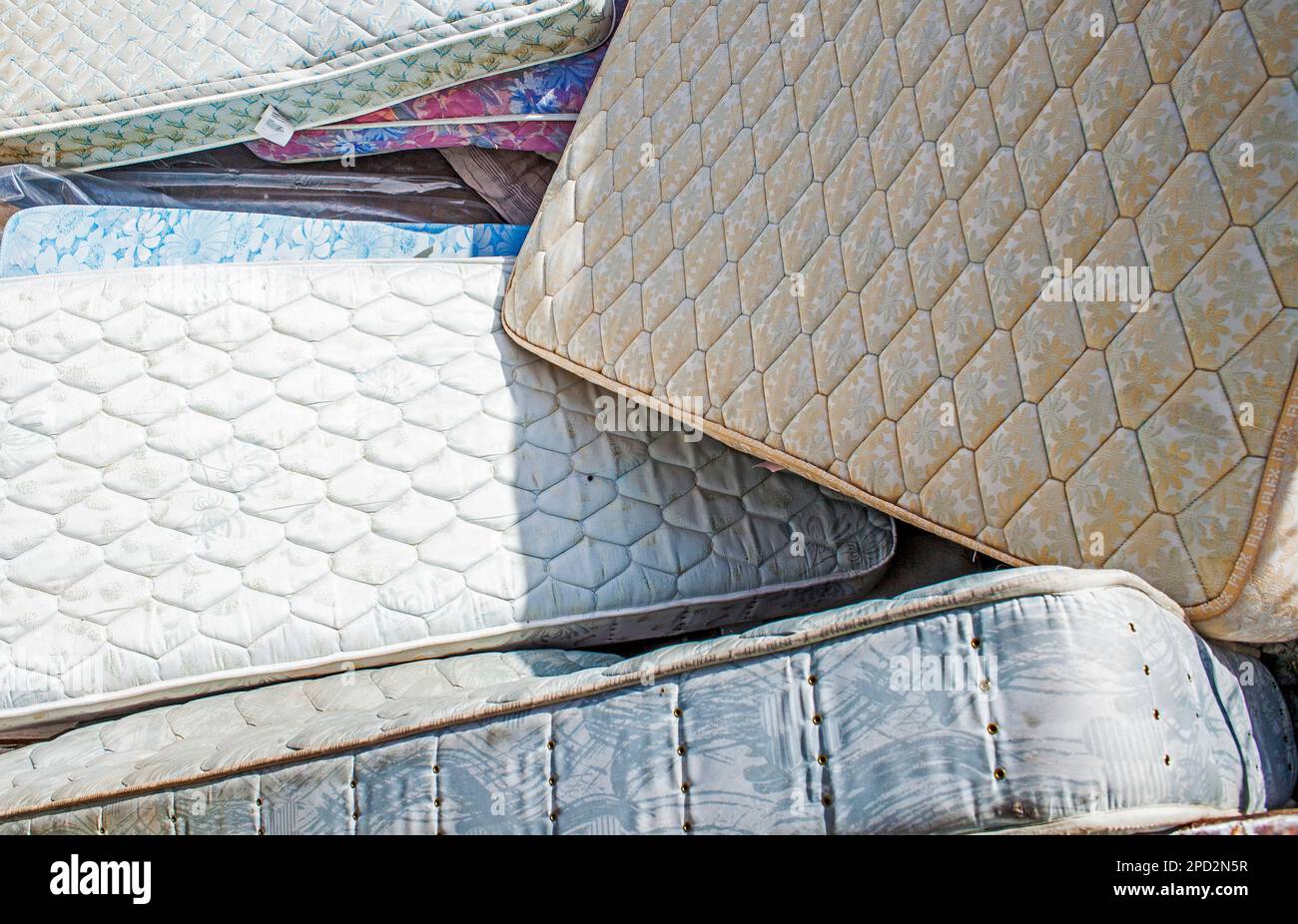 Is Memory Foam Toxic? 5 Chemicals in Your Mattress, image size:1300x926