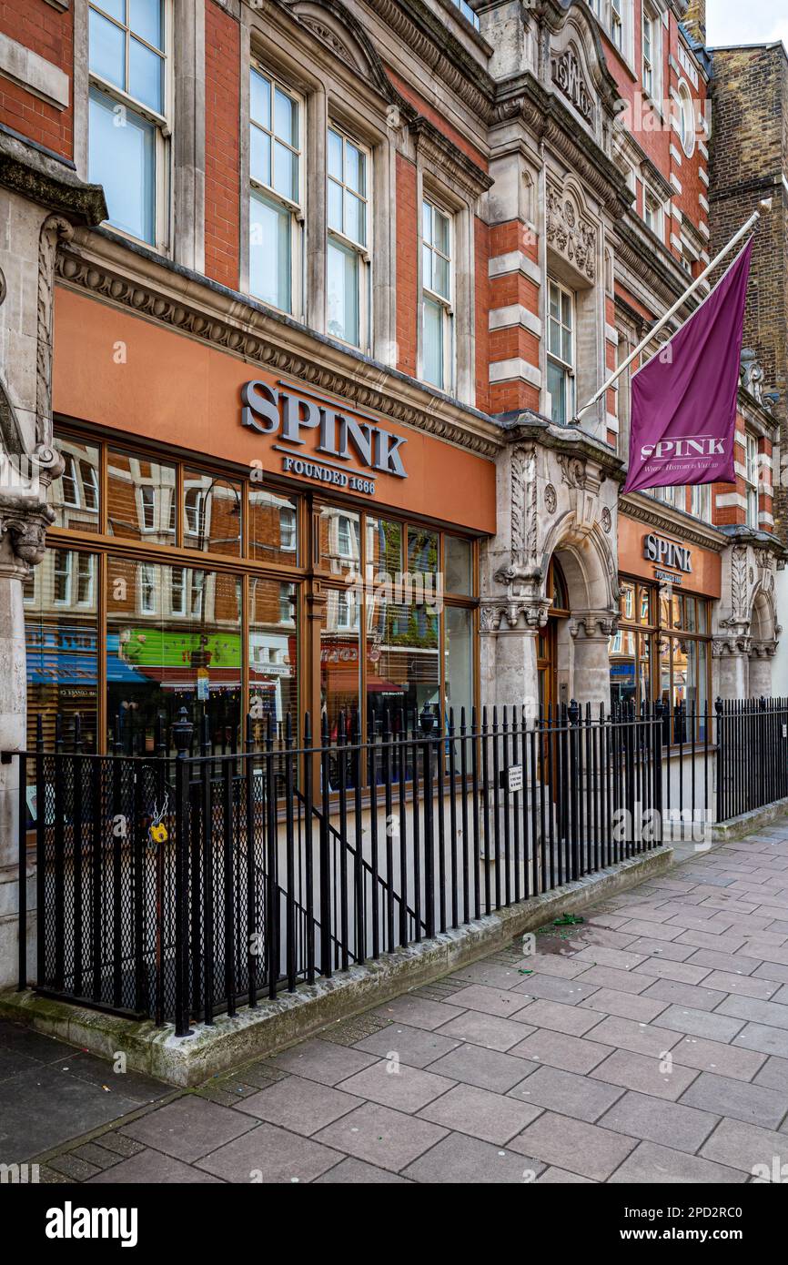 Spink Auction House London - founded in 1666 in London, Spink Auctioneers is the premier collectables auction house. HQ 67-69 Southampton Row London. Stock Photo