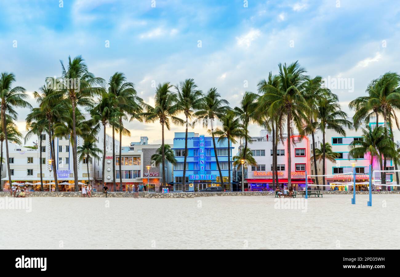 Sunset South Beach Ocean Drive - Sunset South Beach Ocean Drive Floridas East Coast Miami Florida Usa 2PD35WH