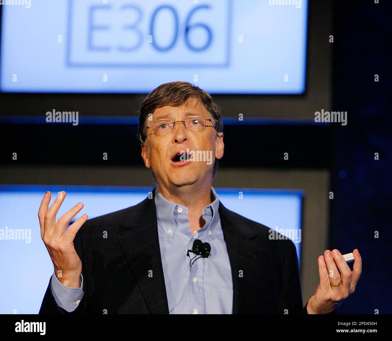 Microsoft Corp. Chairman and Chief Software Architect, Bill Gates announces  Microsoft's new "Live Anywhere" initiative, designed to link user's mobile  phones, XBox 360s, and personal computers during a presentation of new  software
