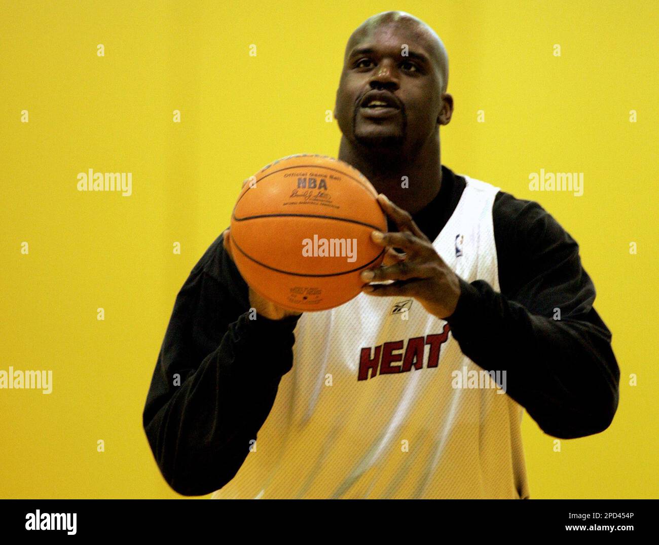 New Jersey Nets Vince Carter shoots over Miami Heat's Shaquille O'Neal in  first half NBA playoff action at the American Airlines Arena in Miami,  Florida on May 16, 2006. (UPI Photo/Michael Bush