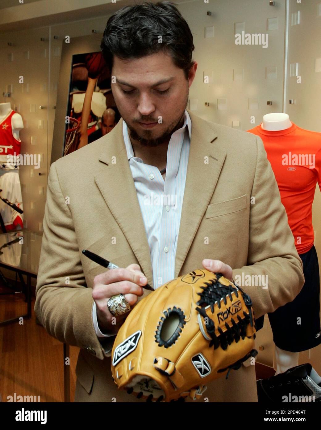 Reebok hotsell baseball gloves