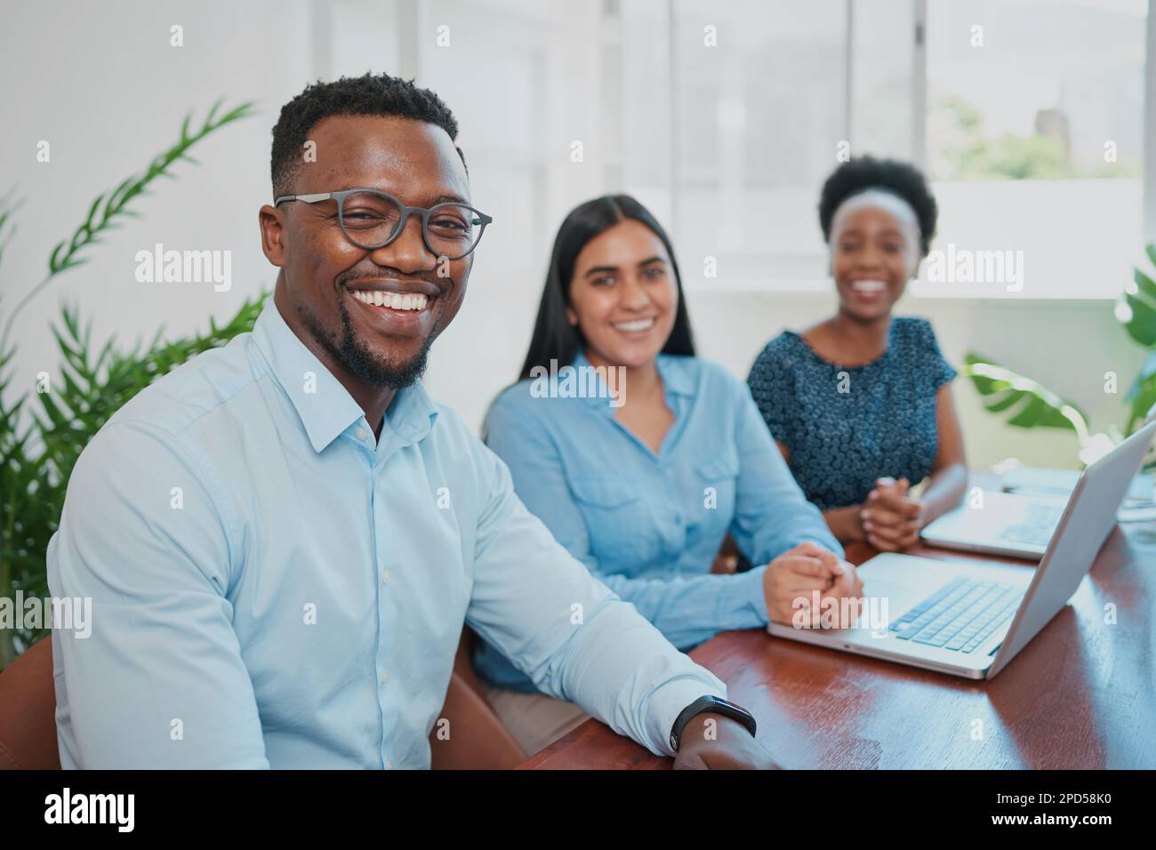 Formal business meeting natural hi-res stock photography and images - Alamy