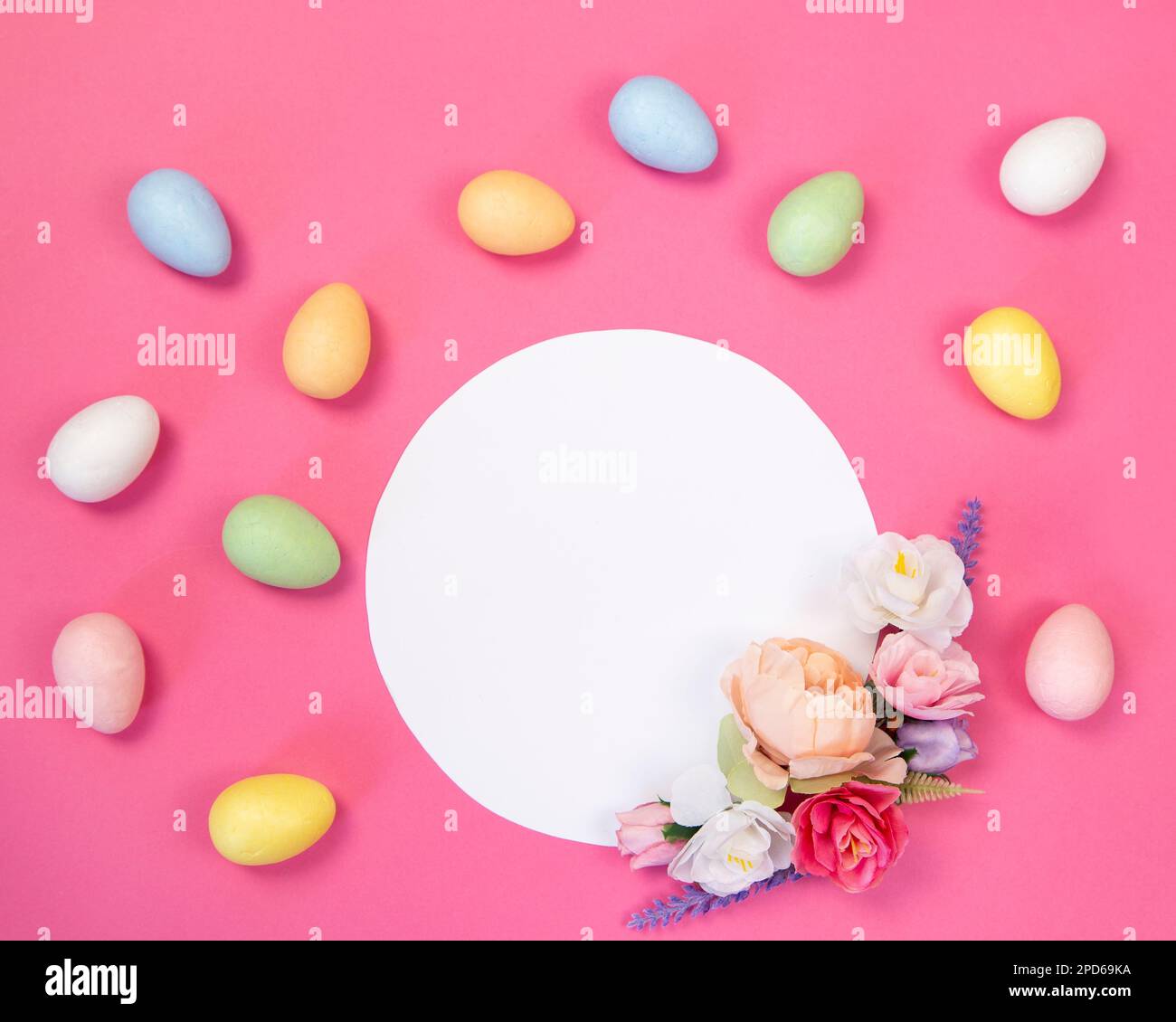 Easter greeting card with floral arrangement and the Easter eggs Stock Photo
