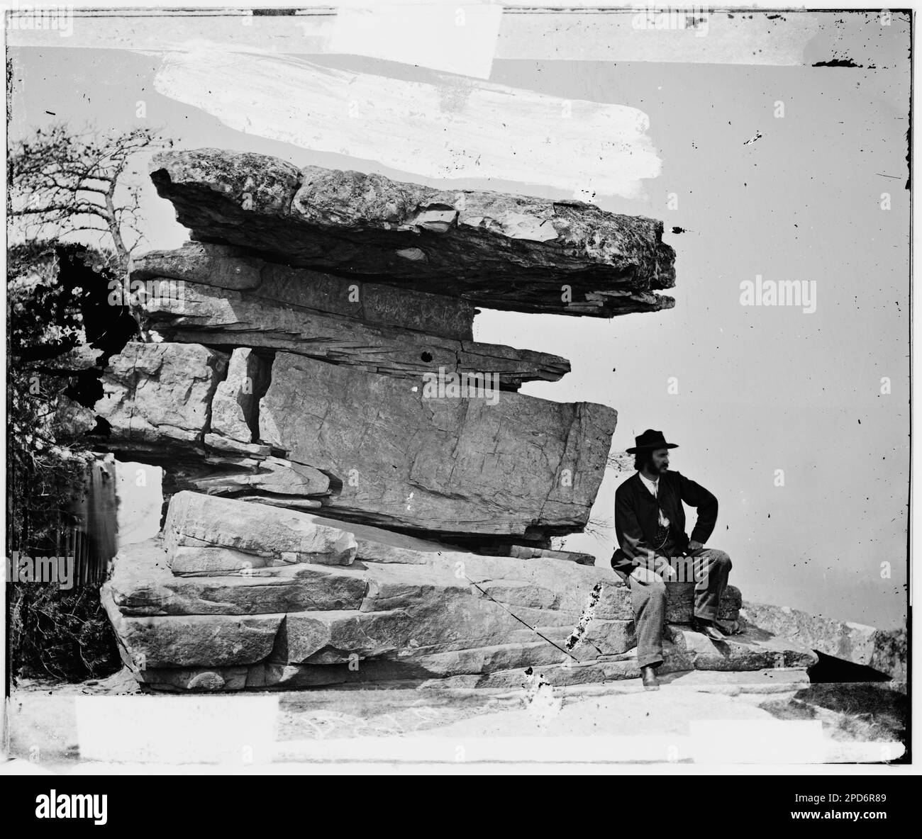 Chattanooga, Tennessee (vicinity). View of Umbrella Rock, Lookout