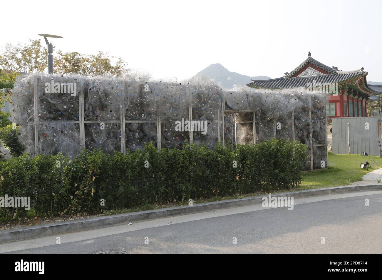 Flash Wall (Park Ki Won) a shiny & glittery wall meaning hope and