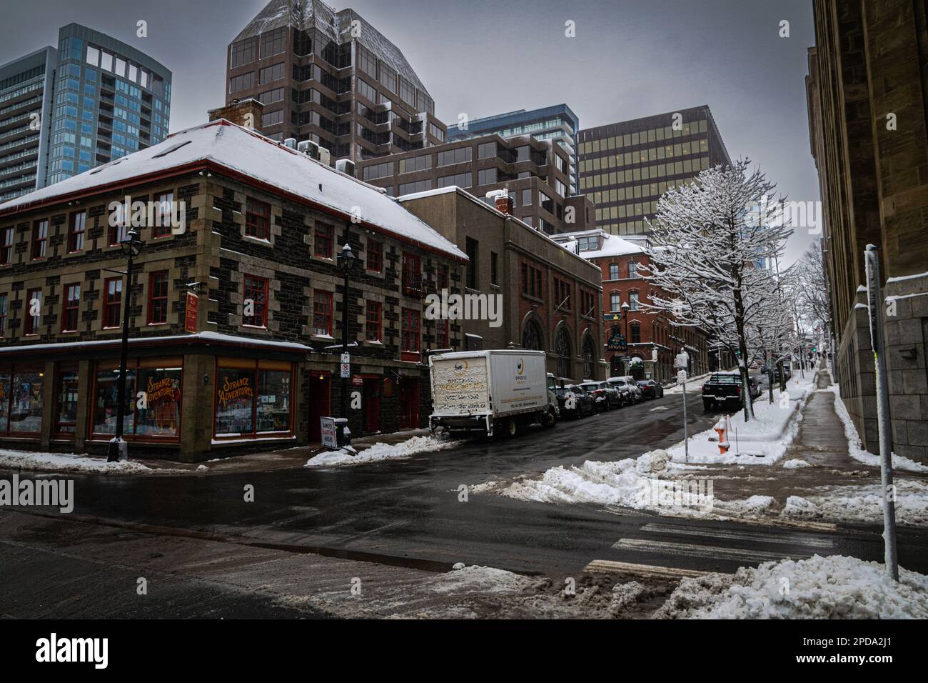 photo looking up prince street from lower water street in depths of winter being flanked Mitchell House, Old Fire Station Stock Photo