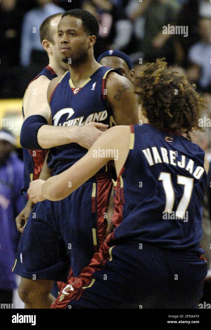 Cleveland Cavaliers Damon Jones, centre, is swarmed by teammates after ...