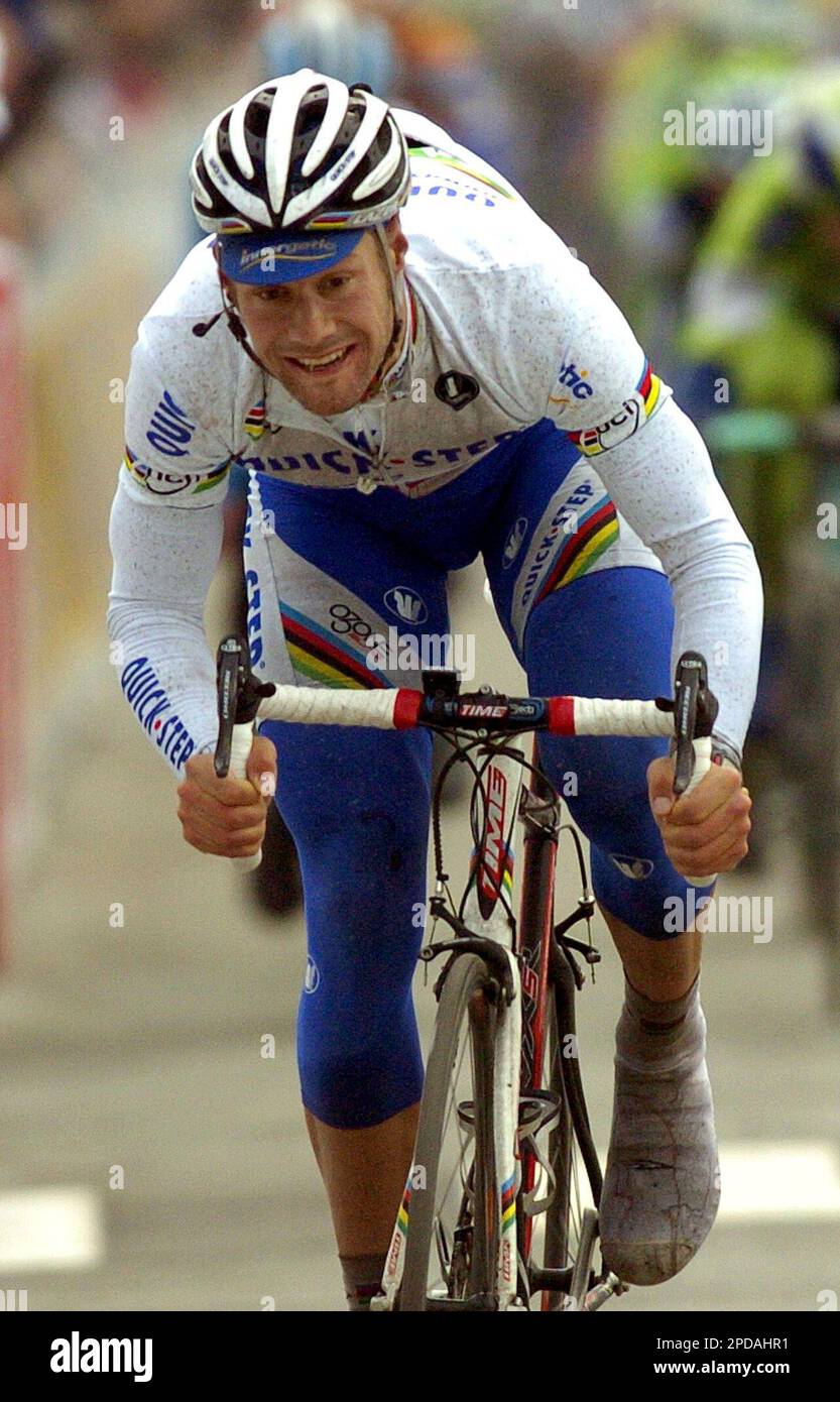 Tom Boonen of Belgium rides to win the first stage of Paris-Nice cycling  race between Villemandeurand Saint Amand Montrond central France, Monday  March 6, 2006. (AP Photo/Patrick Gardin Stock Photo - Alamy