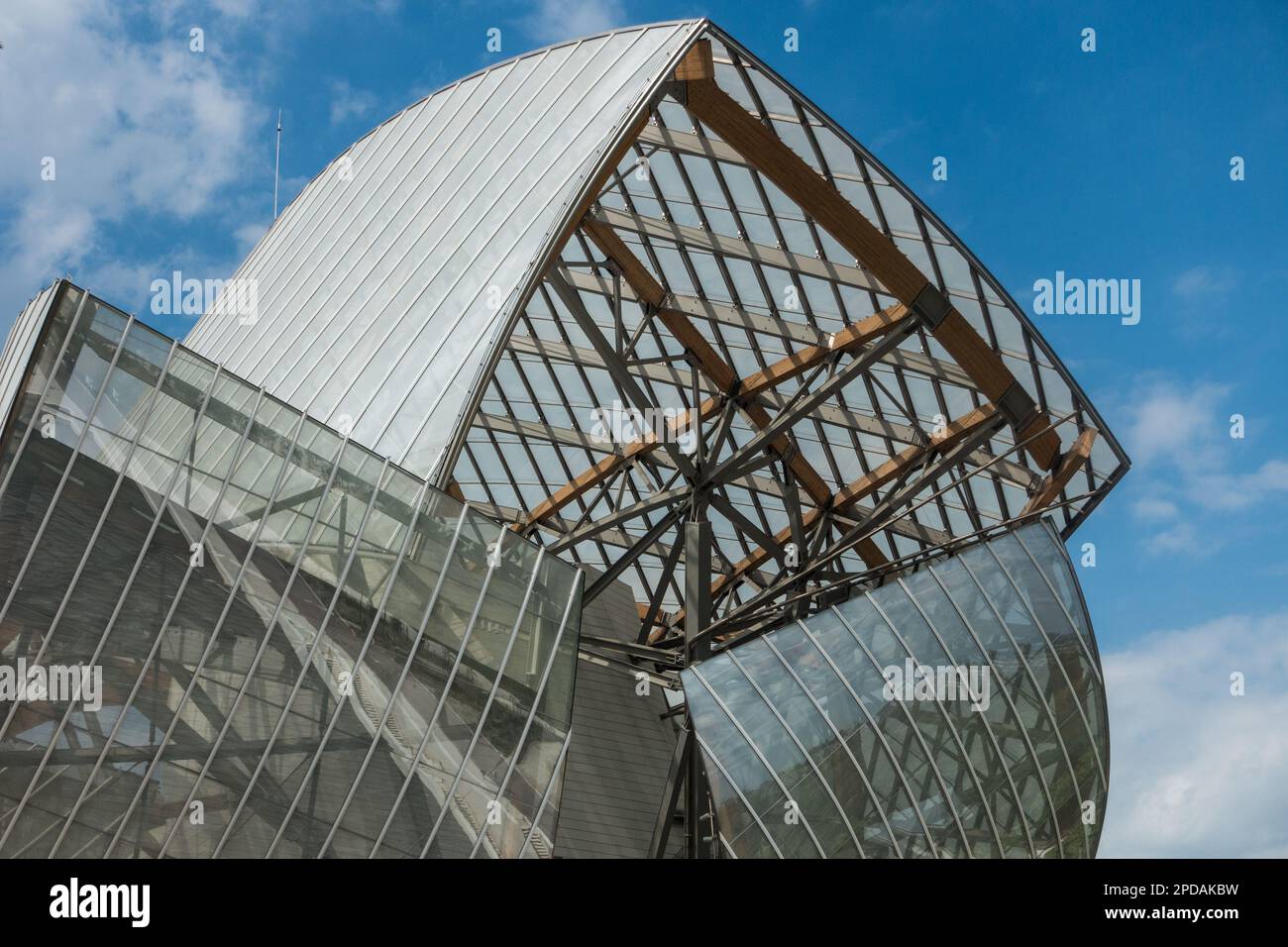 Louis Vuitton Foundation (Fondation Louis-Vuitton), Art Museum, Architect Frank  Gehry, Paris, France, Stock Photo, Picture And Rights Managed Image. Pic.  RHA-809-6661