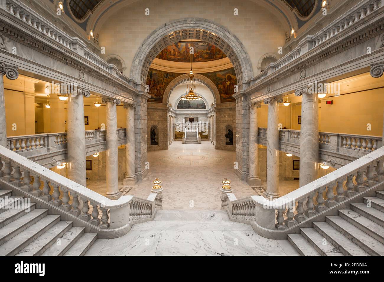 Capitol lobby hi-res stock photography and images - Alamy
