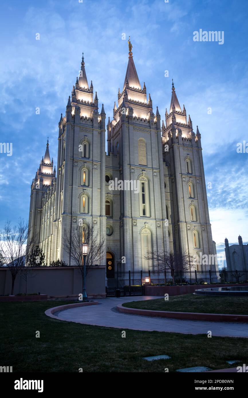Sunset over Mormon Salt Lake Temple Stock Photo - Alamy