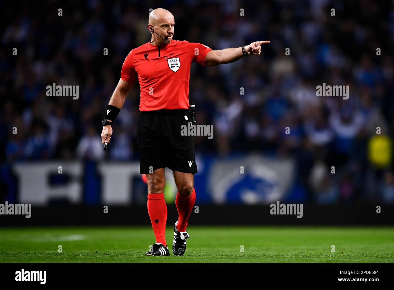 Porto, Portugal. 14 March 2023. Referee Szymon Marciniak gestures during the UEFA Champions League round of 16 football match between FC Porto and FC Internazionale. Credit: Nicolò Campo/Alamy Live News Stock Photo