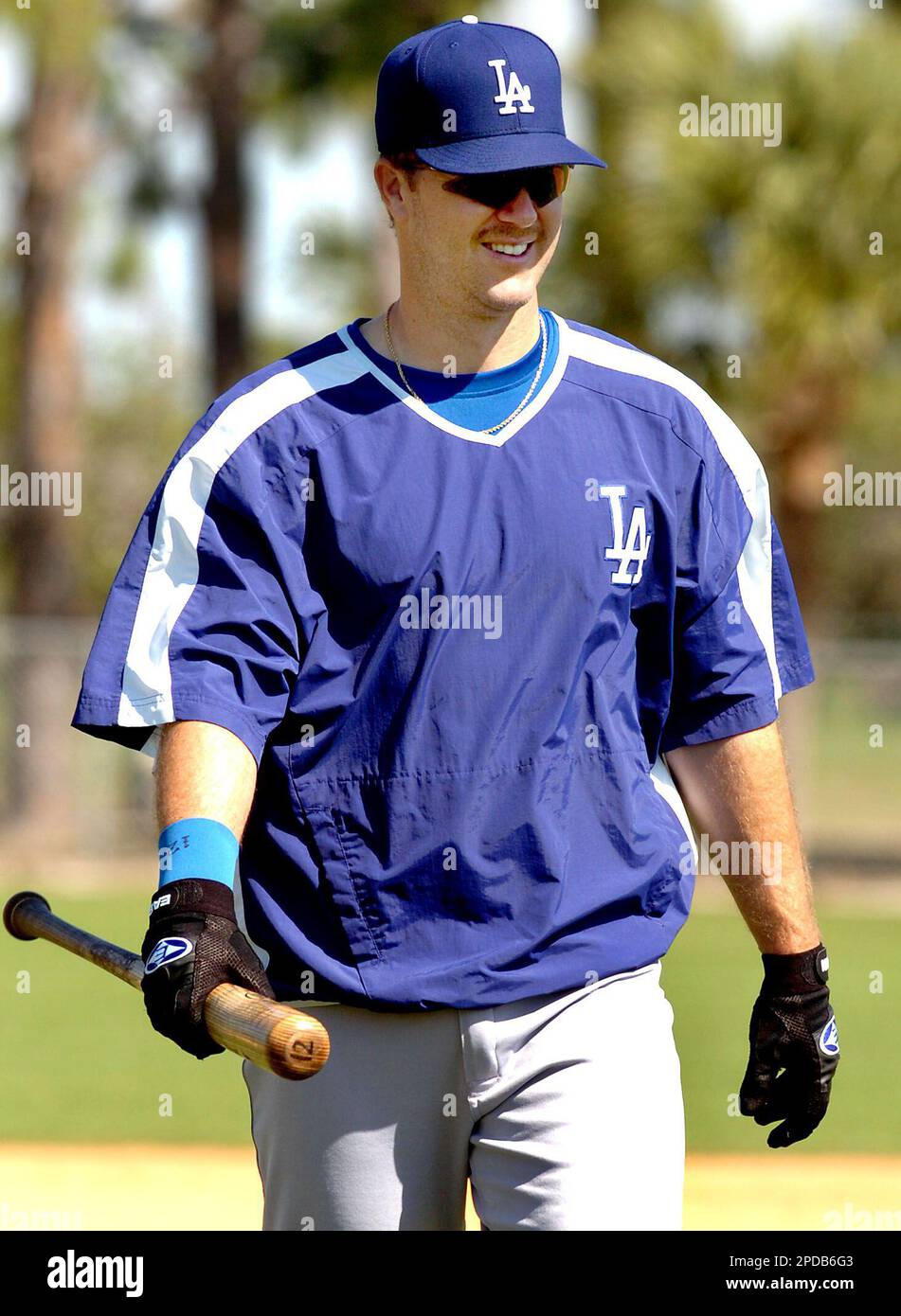 Los Angeles Dodgers Jeff Kent walks off the field at the end of spring