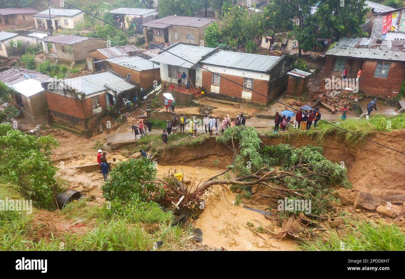 (230314) -- BLANTYRE (MALAWI), March 14, 2023 (Xinhua) -- People gather