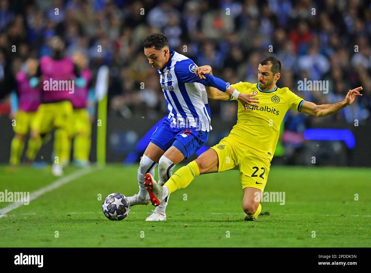 Henrikh mkhitaryan hi-res stock photography and images - Alamy