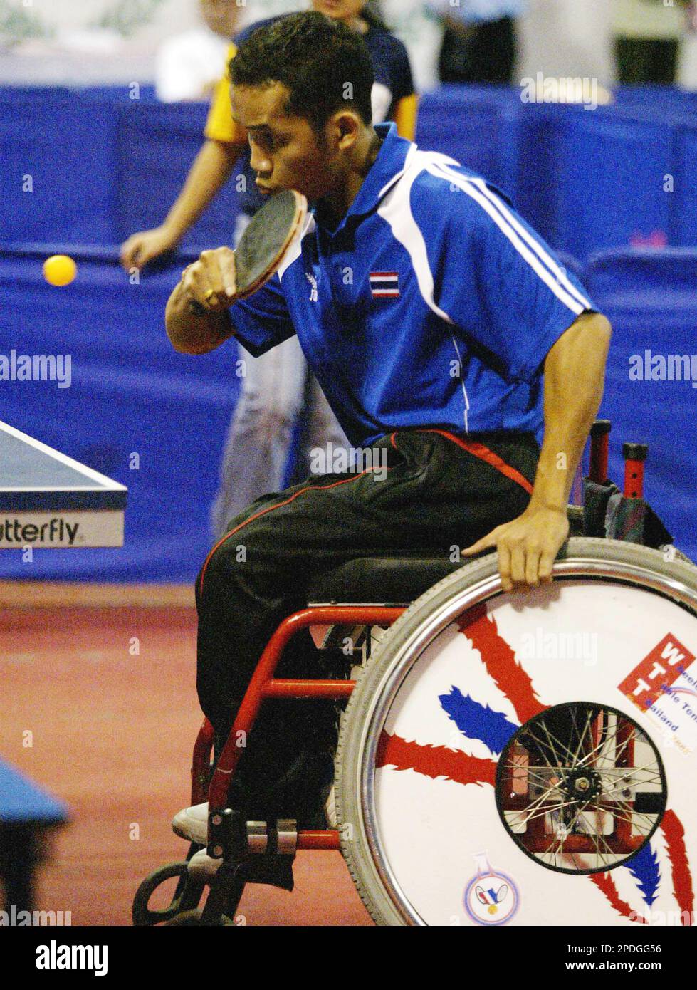 Thai Maitree Kongruang returns the ball to Vietnam's Vu Dang Chi during the  men's table tennis team event at the third ASEAN Paralympics in Manila,  Philippines, on Sunday, Dec. 18, 2005. Chi