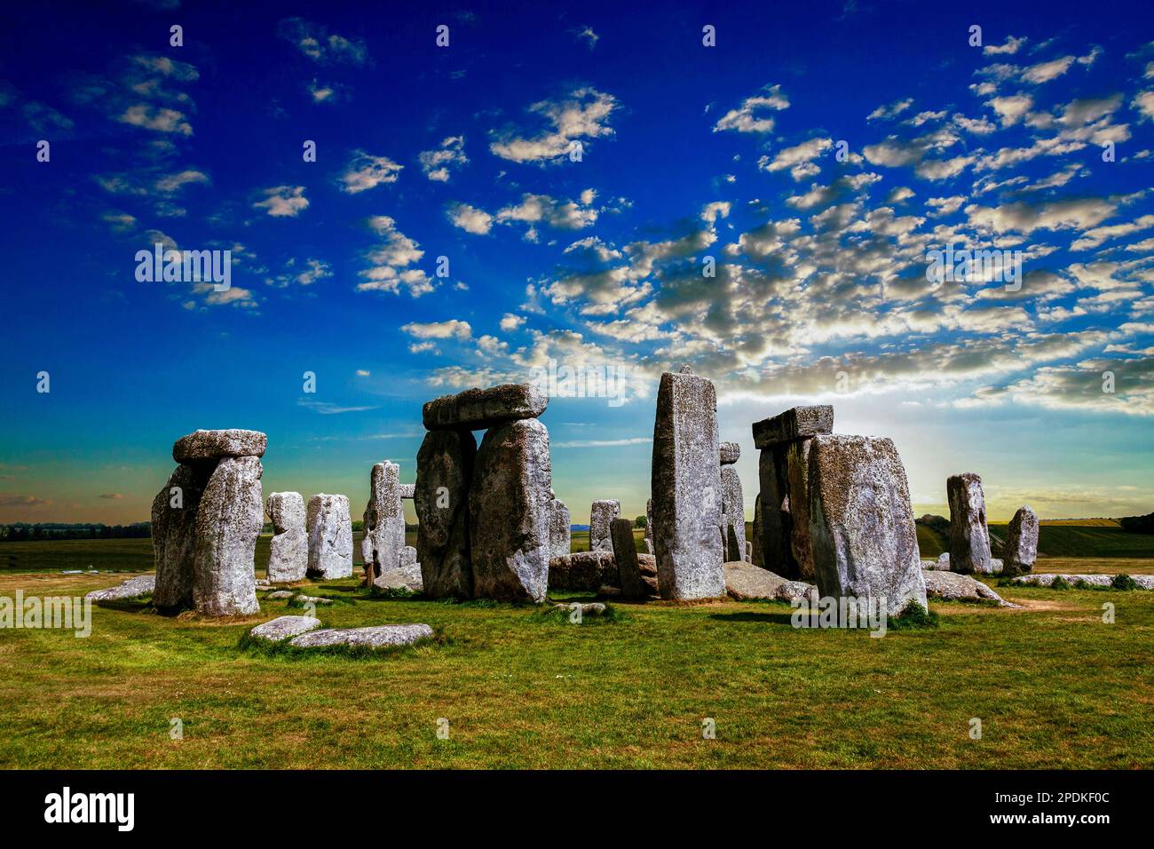 Stonehenge, Neolithic ancient standing stone circle monument, UNESCO