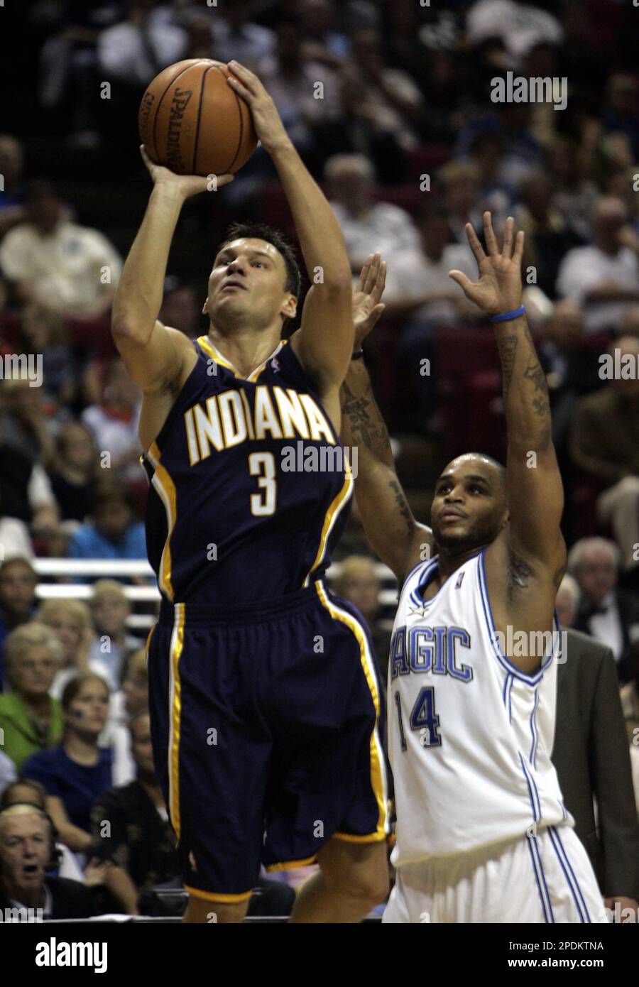 Indiana Pacers' Sarunas Jasikevicius (3) of Lithuania goes up for a