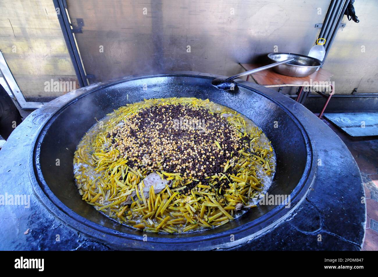 Close Up Image of Large Korean Traditional Ceramic Rice Cooker with Smoke  Coming Out. Korean Stone Pot Stock Image - Image of history, basket:  175243817