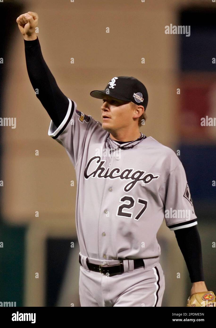 Chicago White Sox's Geoff Blum celebrates after the White Sox