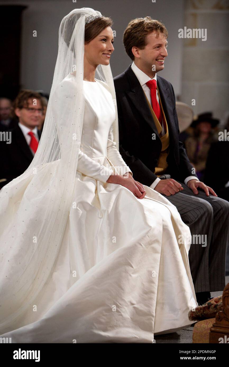 Aimee Sohngen, left, and Prince Floris, during their church wedding  ceremony in Naarden, the Netherlands, Saturday, Oct. 22, 2005. Floris is  the youngest son of Princess Margriet, sister of Dutch monarch Queen, image size:866x1390