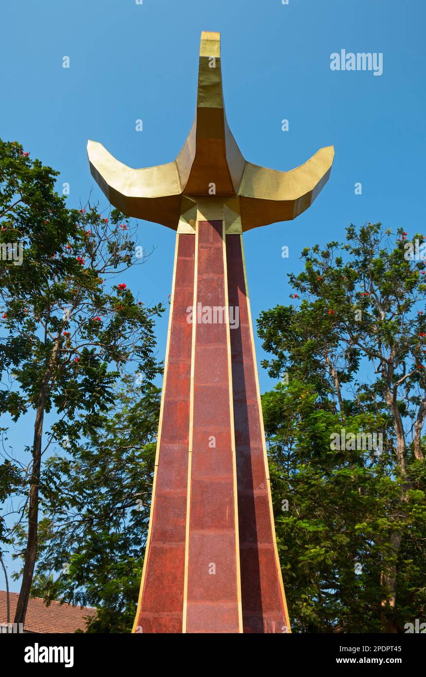 Memorial to the Martyrs of the freedom struggle against Portuguese colonial rule. Azad Maidan. Panjim Goa India Stock Photo