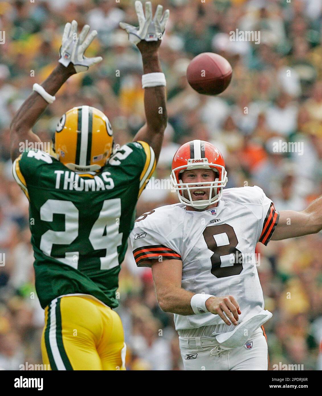 Cleveland Browns quarterback Trent Dilfer passes the ball past Green ...