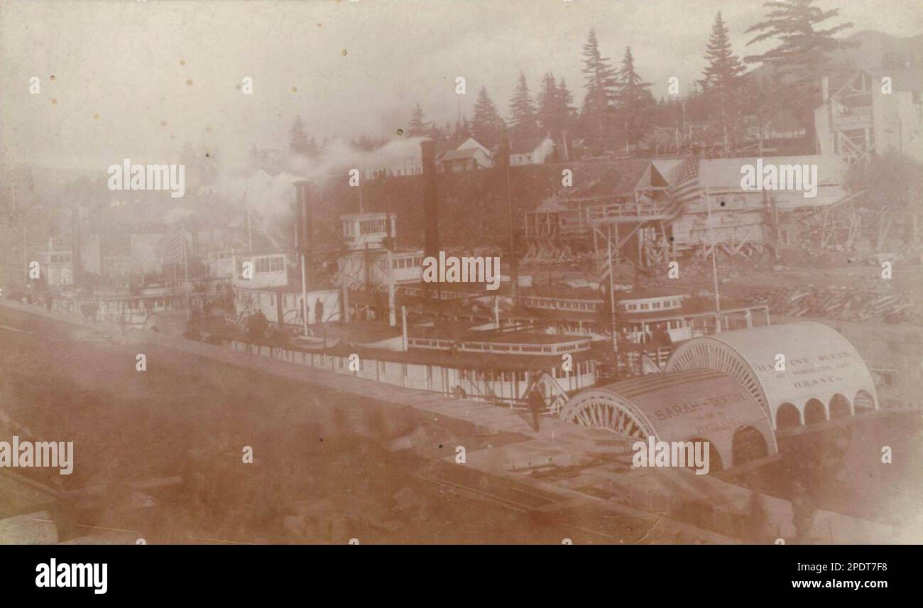 Stern-wheel steamboats Sarah Dixon Stock Photo - Alamy