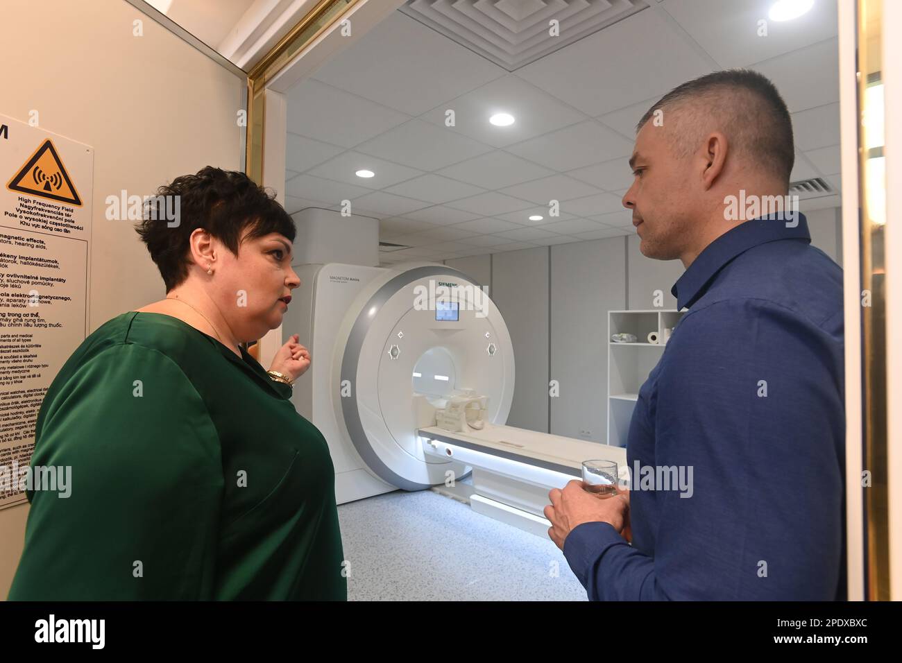 Body mri machines hires stock photography and images Alamy