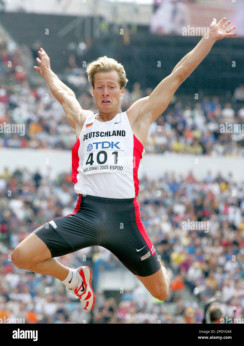 Germany's Andre Niklaus competes in the Decathlon long jump, at the 10th  World Athletics Championships in Helsinki, Finland, Tuesday, Aug. 9, 2005.  (AP Photo/Martin Meissner Stock Photo - Alamy