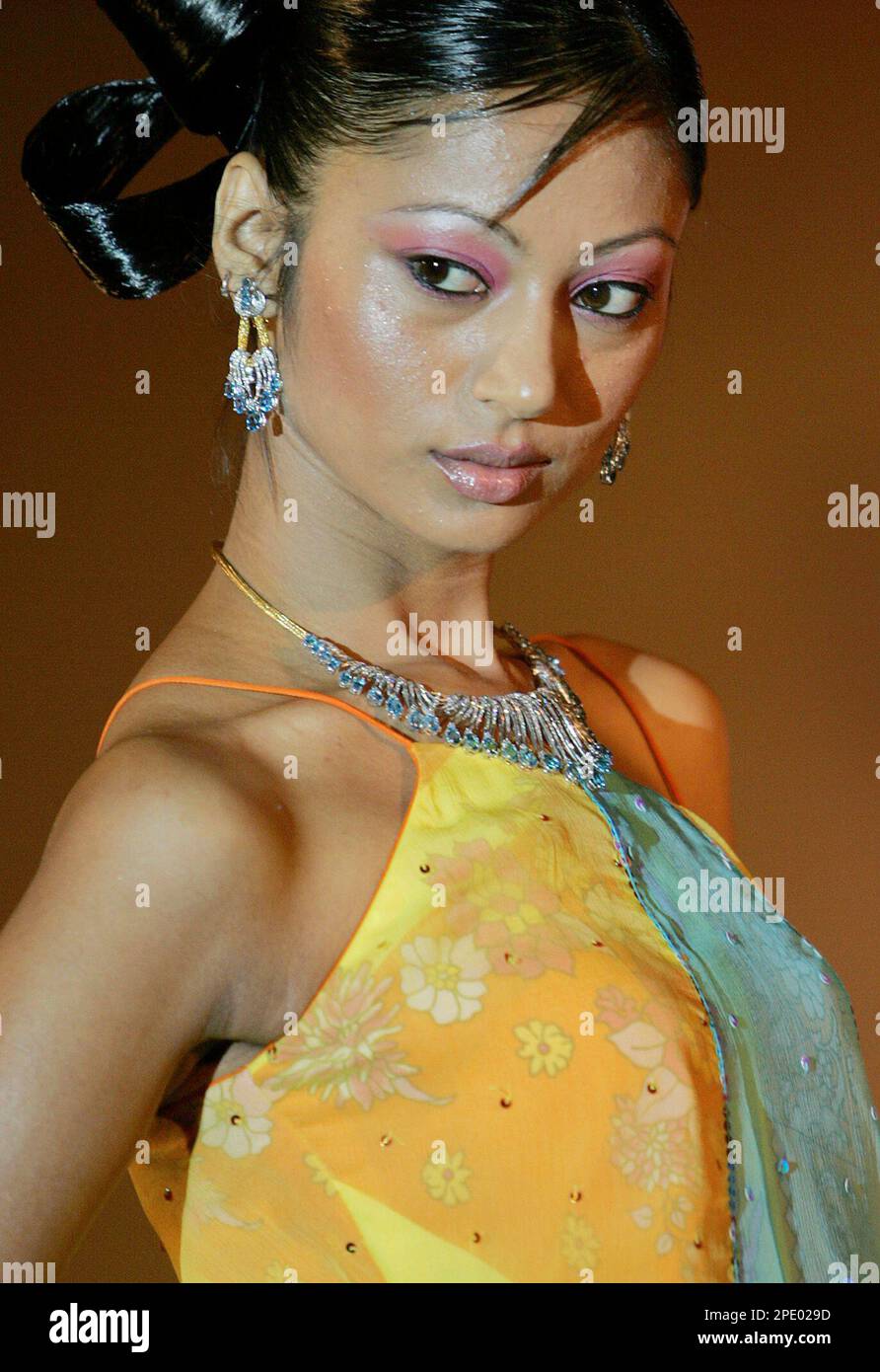 Fashion show hotsell jewelry stores
