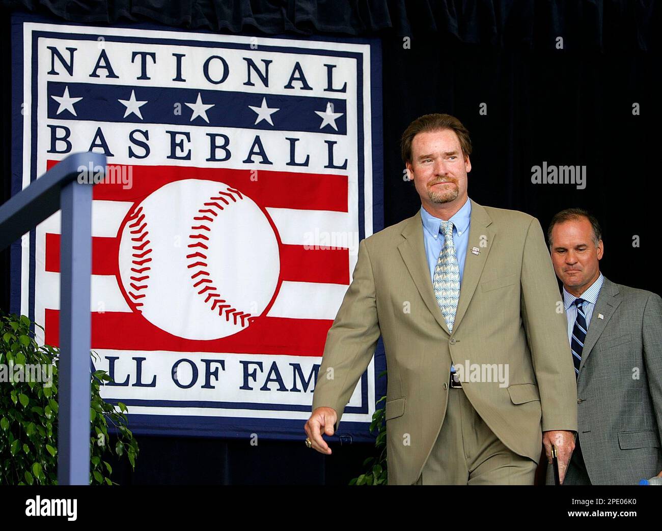 National Baseball Hall of Fame and Museum ⚾ on X: Ryne Sandberg and Wade  Boggs were inducted into the Hall of Fame #OTD in 2005. They were both  drafted out of high
