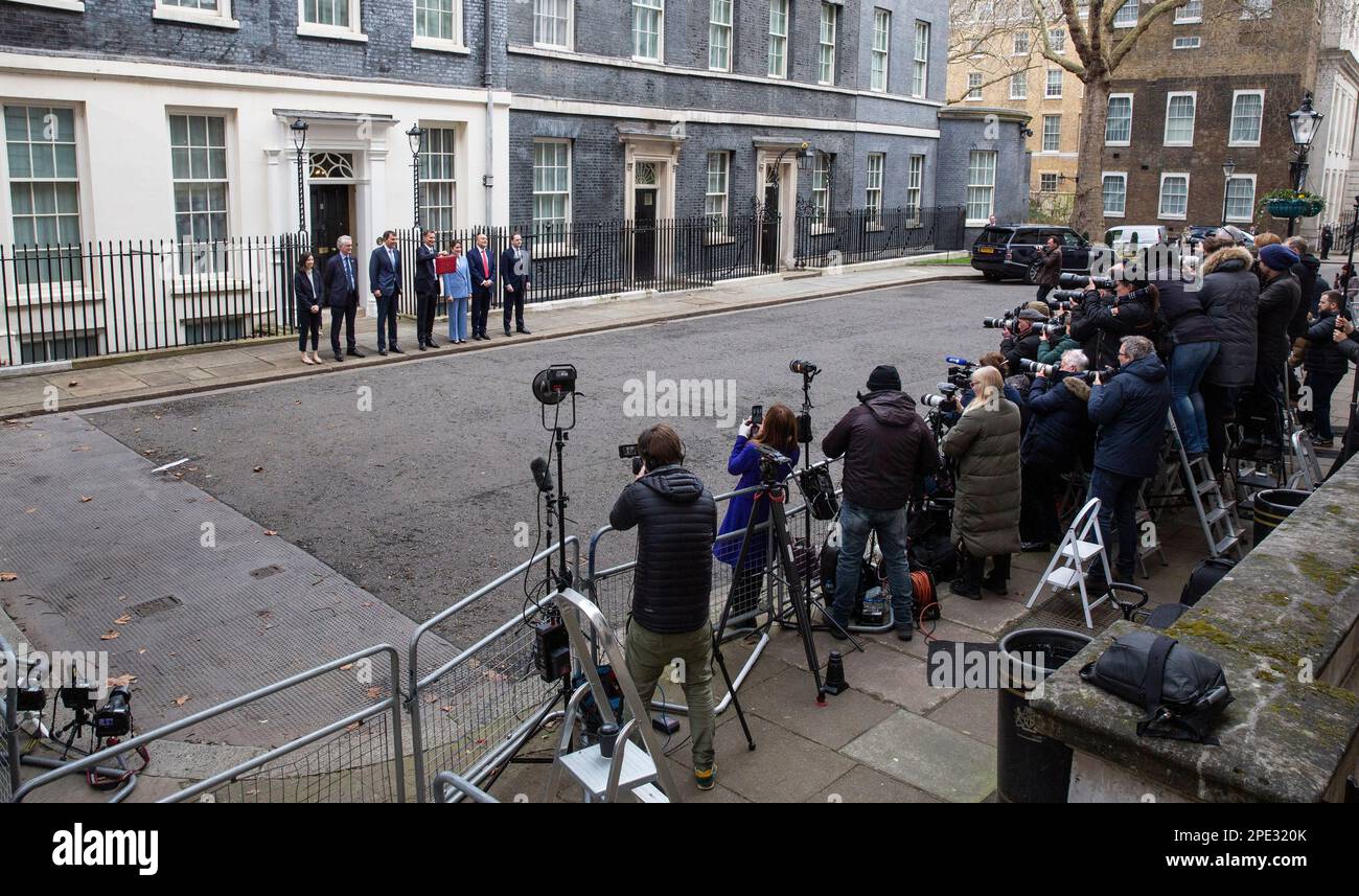 London ,United Kingdom  -15/03/2023. Chancellor Jeremy Hunt leaves No 11 Downing Street, with the dispatch box for the Houses of Parliament Stock Photo