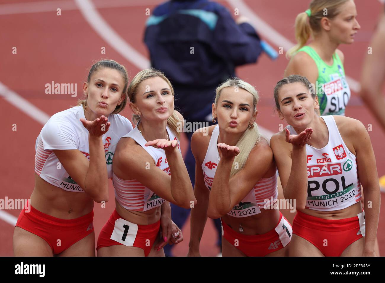 Kinga GACKA, Małgorzata HOŁUB-KOWALIK, Justyna TY-ERSETIC & Natalia KACZMAREK after the 4* 400m Heats at the European Athletics Championship 2022 Stock Photo