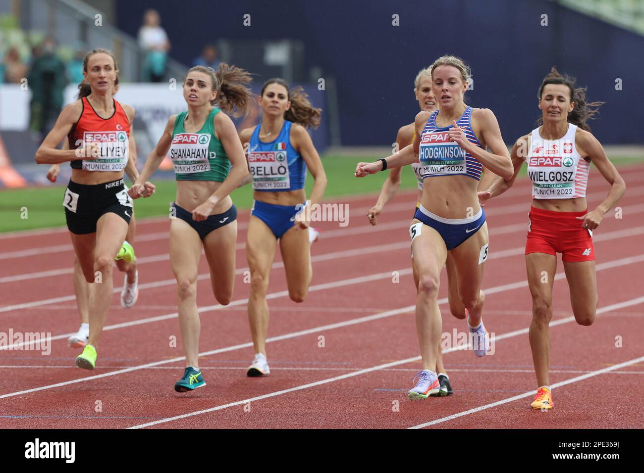 Louise SHANAHAN &  Keely HODGKINSON finishing in the 800m Semi Final at the European Athletics Championship 2022 Stock Photo