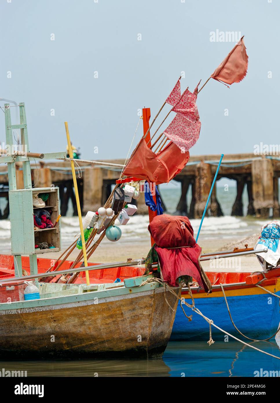 Bright coloured boats hi-res stock photography and images - Alamy