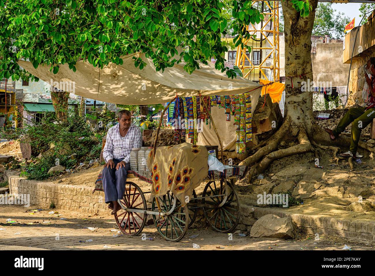 Street Vendor on the banks of the Yamuna River, opposite the Taj Mahal in Agra Stock Photo