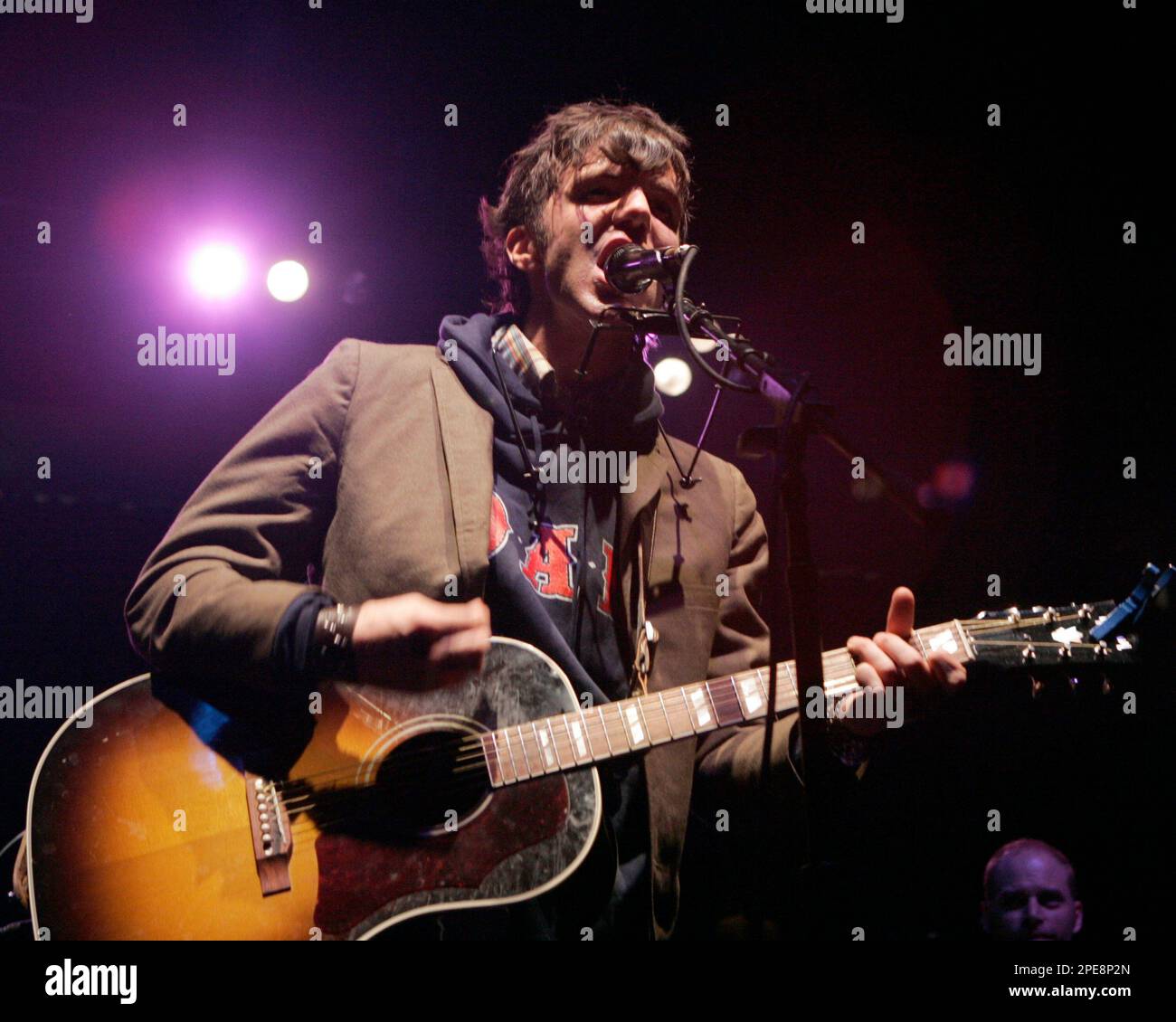 Stephen Kellogg lead singer of Stephen Kellogg and the Sixers performs